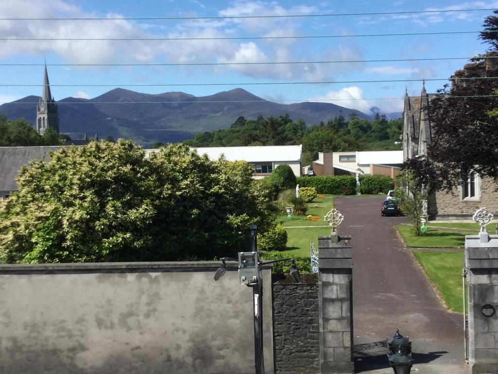 Rathmore House Bed & Breakfast Killarney Exterior photo